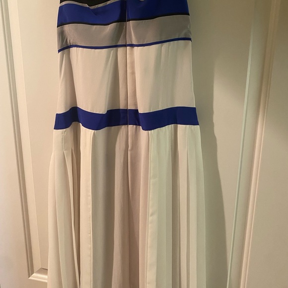 BCBG MaxAzria Runway Voletta dress blue/white/black pleated halter dress. Size M - Picture 7 of 8